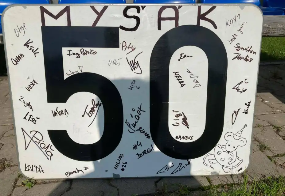 Myšák 50 - staří: mladí